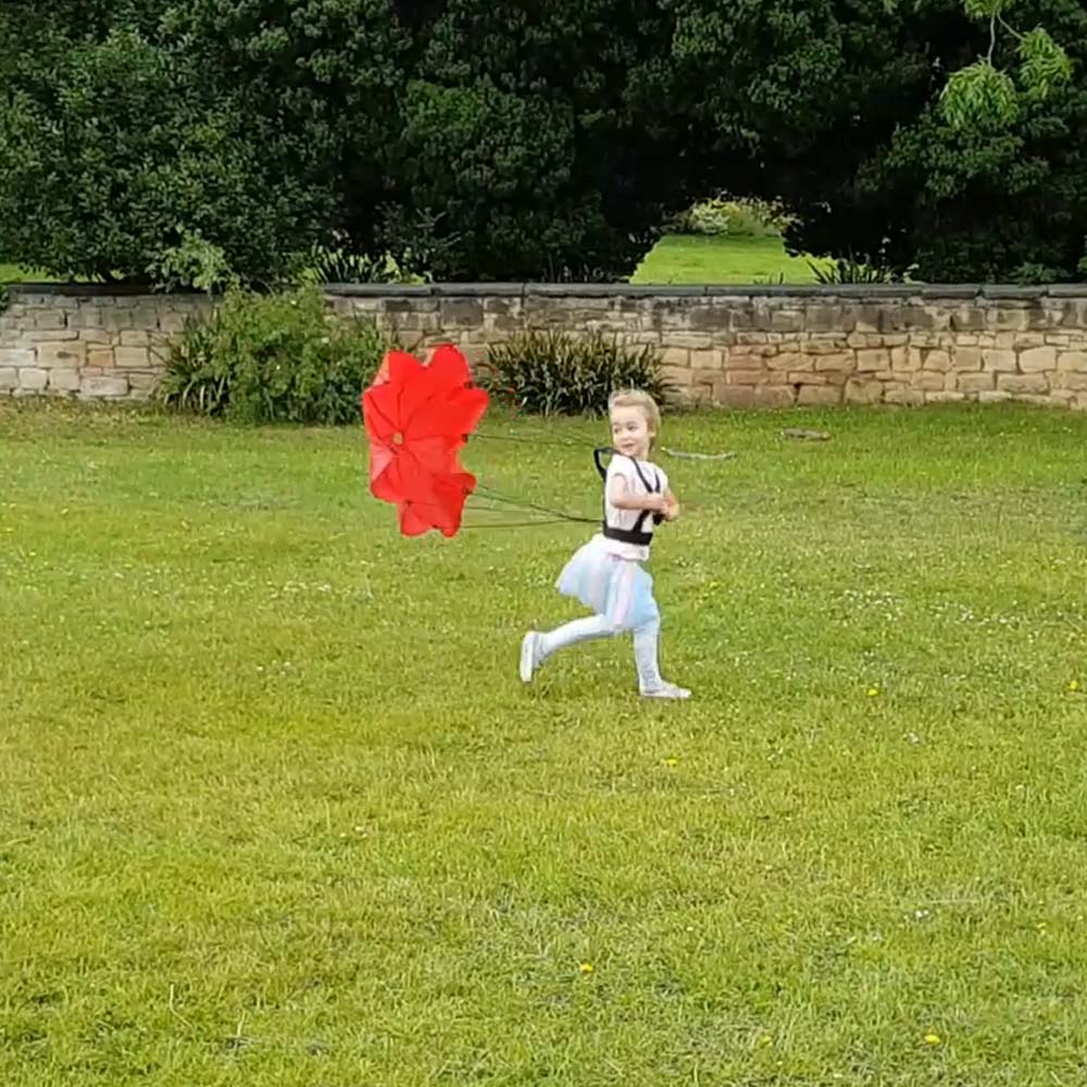 A very large resistance parachute designed to encourage children to run and learn about air resistance effects. Ideal for outdoor activities and perfect for Sports Day. Develops competence and confidence in agility and competition. Size: 90 cm diameter. Suitable for ages 5 and up